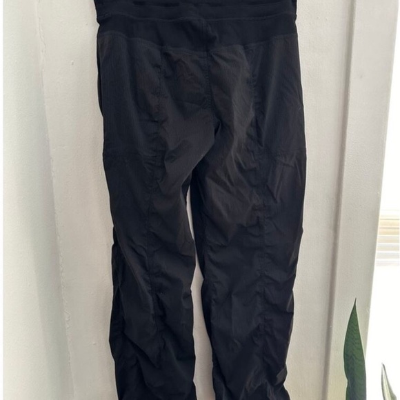 LULULEMON Women's Black Studio Pants | Size 8 - Picture 4 of 4